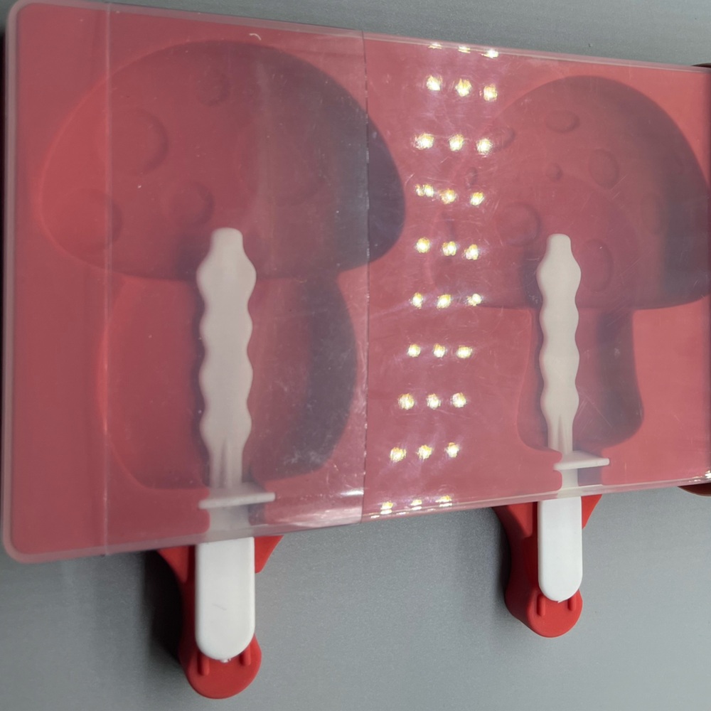 CWC Mushroom Freeze Pops Mold, NWT - Picture 7 of 7